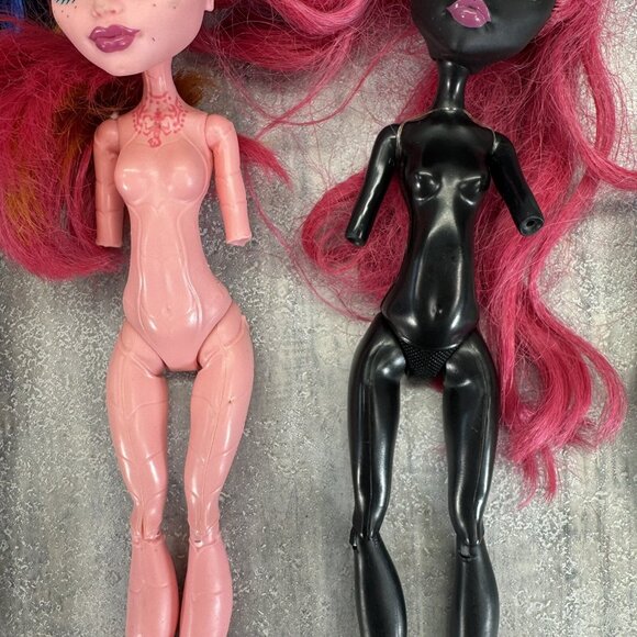 Monster High Dolls Lot of 7 Dolls For Parts Or Repair Frankie Gigi Delilah - Picture 6 of 10